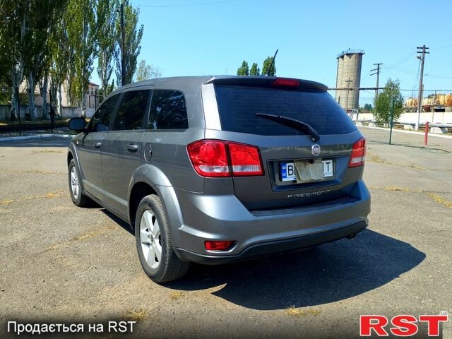 Сірий Фіат Фрімонт, об'ємом двигуна 2 л та пробігом 251 тис. км за 6300 $, фото 1 на Automoto.ua
