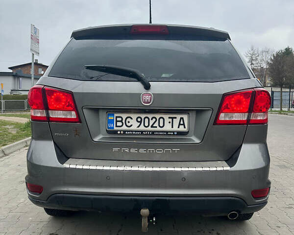 Серый Фиат Фримонт, объемом двигателя 1.96 л и пробегом 296 тыс. км за 10700 $, фото 4 на Automoto.ua
