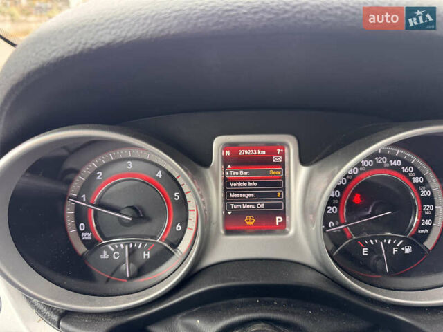 Серый Фиат Фримонт, объемом двигателя 2 л и пробегом 279 тыс. км за 9800 $, фото 5 на Automoto.ua