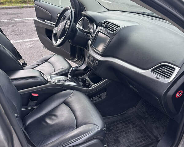 Сірий Фіат Фрімонт, об'ємом двигуна 1.96 л та пробігом 207 тис. км за 11628 $, фото 17 на Automoto.ua