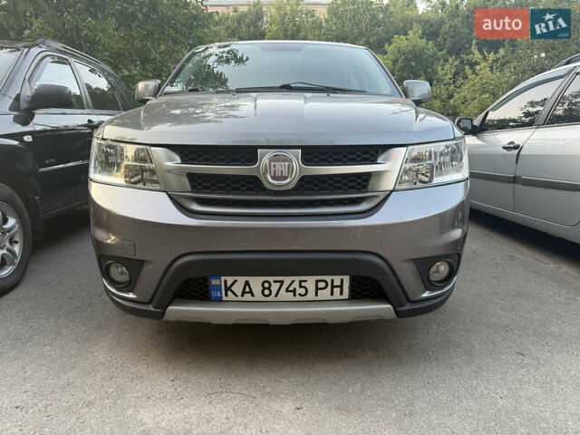Сірий Фіат Фрімонт, об'ємом двигуна 1.96 л та пробігом 190 тис. км за 12860 $, фото 4 на Automoto.ua
