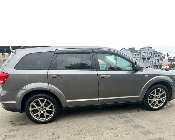 Серый Фиат Фримонт, объемом двигателя 1.96 л и пробегом 296 тыс. км за 10700 $, фото 2 на Automoto.ua