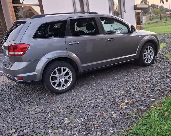 Фиат Фримонт 2012 в Луцке на Automoto.ua Серый Фиат Фримонт, объемом двигателя 1.96 л и пробегом 234 тыс. км за 10500 $, фото 9 на Automoto.ua