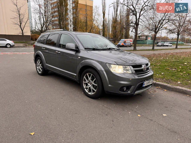 Серый Фиат Фримонт, объемом двигателя 2 л и пробегом 279 тыс. км за 9800 $, фото 1 на Automoto.ua