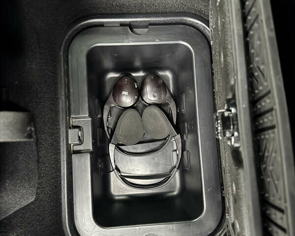 Серый Фиат Фримонт, объемом двигателя 0 л и пробегом 209 тыс. км за 14750 $, фото 75 на Automoto.ua