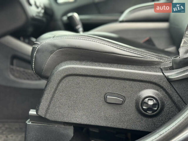 Серый Фиат Фримонт, объемом двигателя 0 л и пробегом 209 тыс. км за 14750 $, фото 40 на Automoto.ua