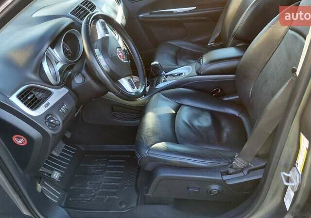 Серый Фиат Фримонт, объемом двигателя 1.96 л и пробегом 230 тыс. км за 12100 $, фото 3 на Automoto.ua