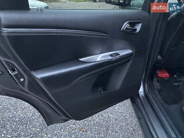 Сірий Фіат Фрімонт, об'ємом двигуна 1.96 л та пробігом 208 тис. км за 12900 $, фото 21 на Automoto.ua