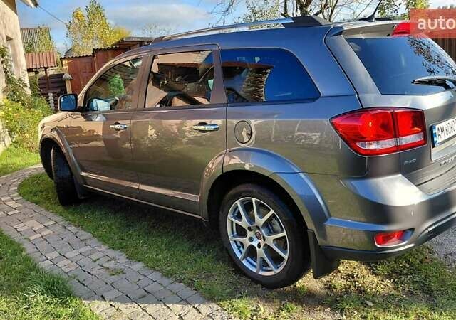 Серый Фиат Фримонт, объемом двигателя 1.96 л и пробегом 230 тыс. км за 12100 $, фото 1 на Automoto.ua