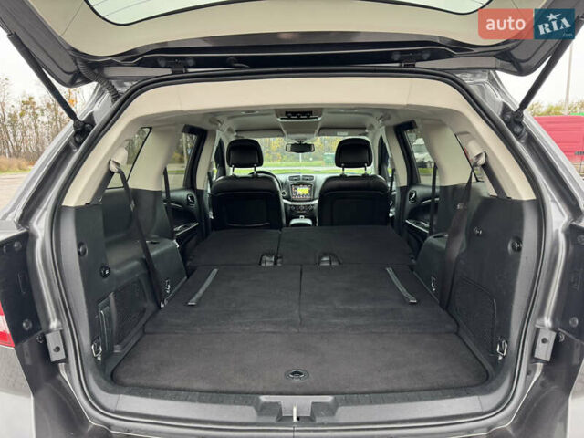 Серый Фиат Фримонт, объемом двигателя 0 л и пробегом 209 тыс. км за 14750 $, фото 68 на Automoto.ua