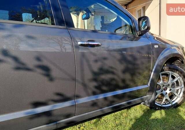 Серый Фиат Фримонт, объемом двигателя 1.96 л и пробегом 230 тыс. км за 12100 $, фото 7 на Automoto.ua