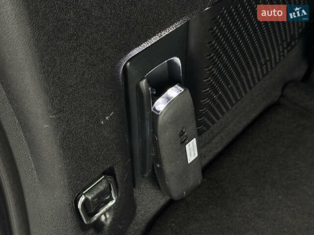 Серый Фиат Фримонт, объемом двигателя 0 л и пробегом 209 тыс. км за 14750 $, фото 69 на Automoto.ua