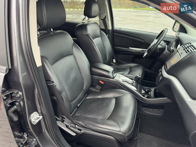 Серый Фиат Фримонт, объемом двигателя 0 л и пробегом 209 тыс. км за 14750 $, фото 78 на Automoto.ua