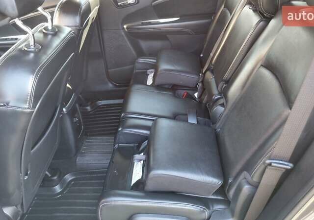 Серый Фиат Фримонт, объемом двигателя 1.96 л и пробегом 230 тыс. км за 12100 $, фото 16 на Automoto.ua