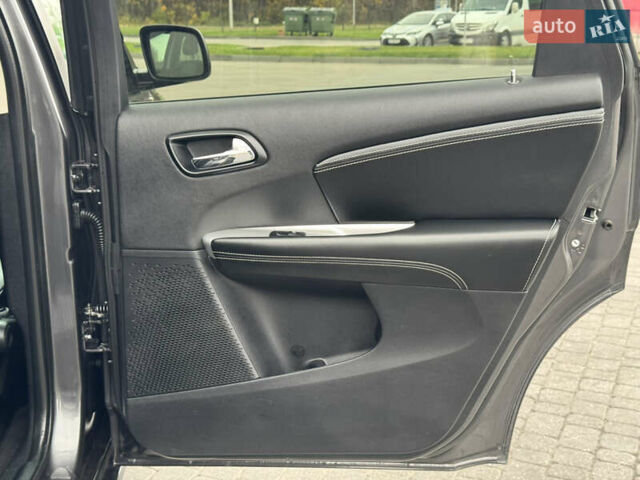 Серый Фиат Фримонт, объемом двигателя 0 л и пробегом 209 тыс. км за 14750 $, фото 71 на Automoto.ua