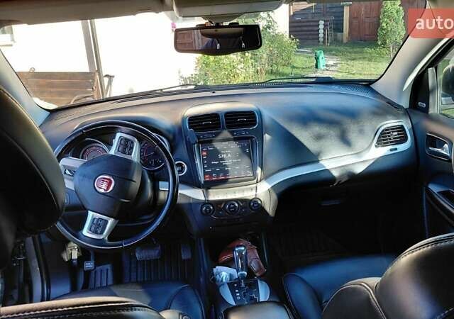 Серый Фиат Фримонт, объемом двигателя 1.96 л и пробегом 230 тыс. км за 12100 $, фото 2 на Automoto.ua