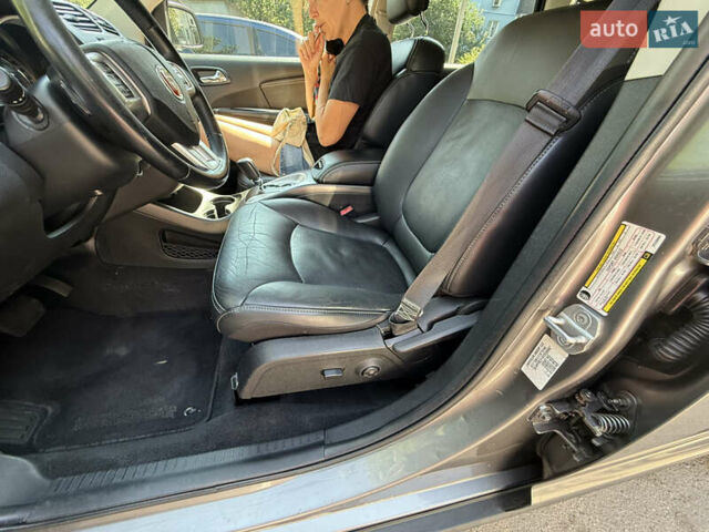 Серый Фиат Фримонт, объемом двигателя 1.96 л и пробегом 250 тыс. км за 11500 $, фото 23 на Automoto.ua