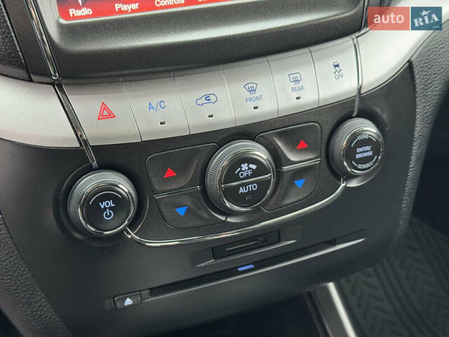 Серый Фиат Фримонт, объемом двигателя 0 л и пробегом 209 тыс. км за 14750 $, фото 44 на Automoto.ua