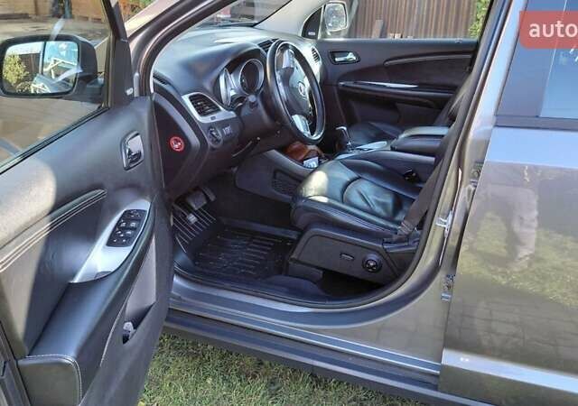 Серый Фиат Фримонт, объемом двигателя 1.96 л и пробегом 230 тыс. км за 12100 $, фото 12 на Automoto.ua