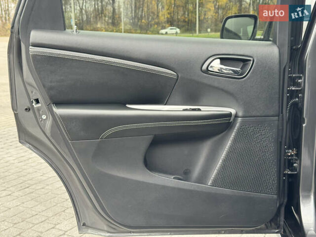 Серый Фиат Фримонт, объемом двигателя 0 л и пробегом 209 тыс. км за 14750 $, фото 58 на Automoto.ua