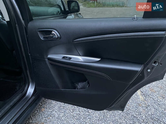 Сірий Фіат Фрімонт, об'ємом двигуна 1.96 л та пробігом 208 тис. км за 12900 $, фото 31 на Automoto.ua