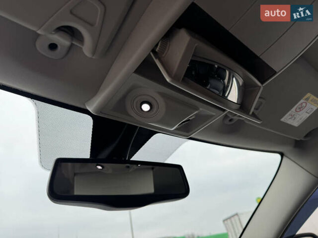 Серый Фиат Фримонт, объемом двигателя 0 л и пробегом 209 тыс. км за 14750 $, фото 57 на Automoto.ua