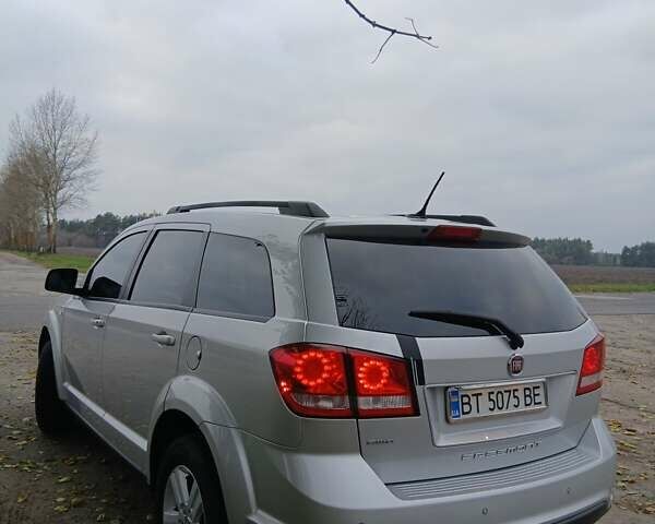 Серый Фиат Фримонт, объемом двигателя 1.96 л и пробегом 61 тыс. км за 17000 $, фото 4 на Automoto.ua