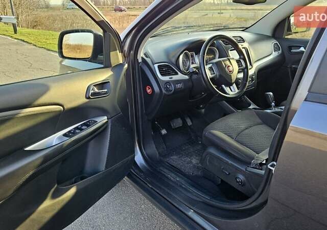 Сірий Фіат Фрімонт, об'ємом двигуна 1.96 л та пробігом 170 тис. км за 13000 $, фото 11 на Automoto.ua