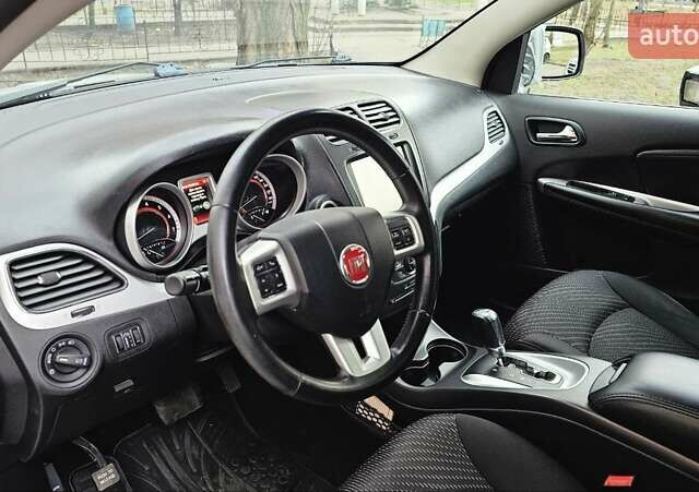 Серый Фиат Фримонт, объемом двигателя 2.4 л и пробегом 149 тыс. км за 10900 $, фото 3 на Automoto.ua