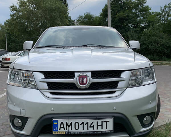 Сірий Фіат Фрімонт, об'ємом двигуна 1.96 л та пробігом 245 тис. км за 15200 $, фото 9 на Automoto.ua