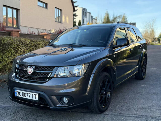 Серый Фиат Фримонт, объемом двигателя 2 л и пробегом 215 тыс. км за 14300 $, фото 2 на Automoto.ua