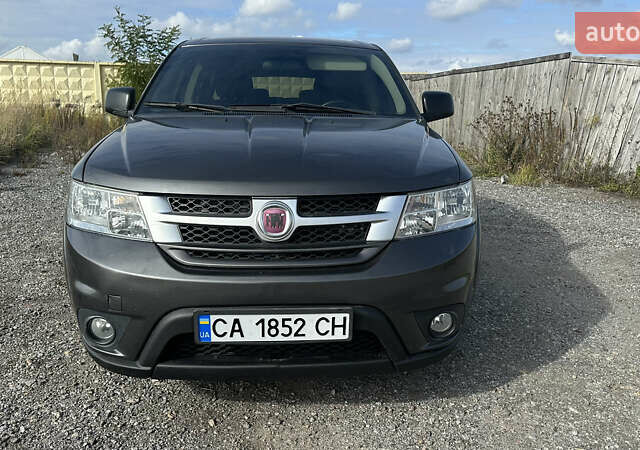 Серый Фиат Фримонт, объемом двигателя 1.96 л и пробегом 172 тыс. км за 9900 $, фото 7 на Automoto.ua