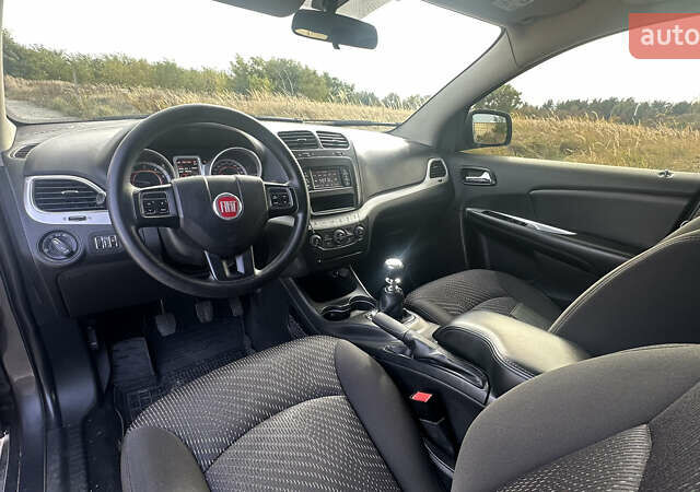 Серый Фиат Фримонт, объемом двигателя 1.96 л и пробегом 172 тыс. км за 9900 $, фото 42 на Automoto.ua