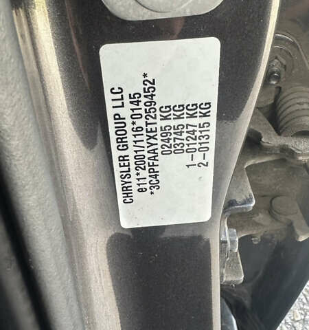 Серый Фиат Фримонт, объемом двигателя 1.96 л и пробегом 172 тыс. км за 9900 $, фото 14 на Automoto.ua