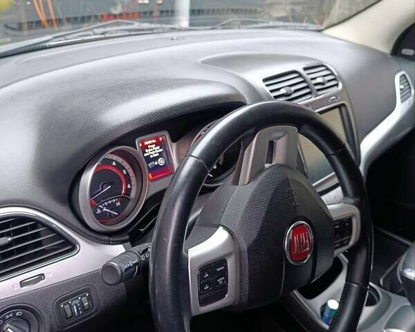 Синий Фиат Фримонт, объемом двигателя 1.96 л и пробегом 256 тыс. км за 12000 $, фото 2 на Automoto.ua