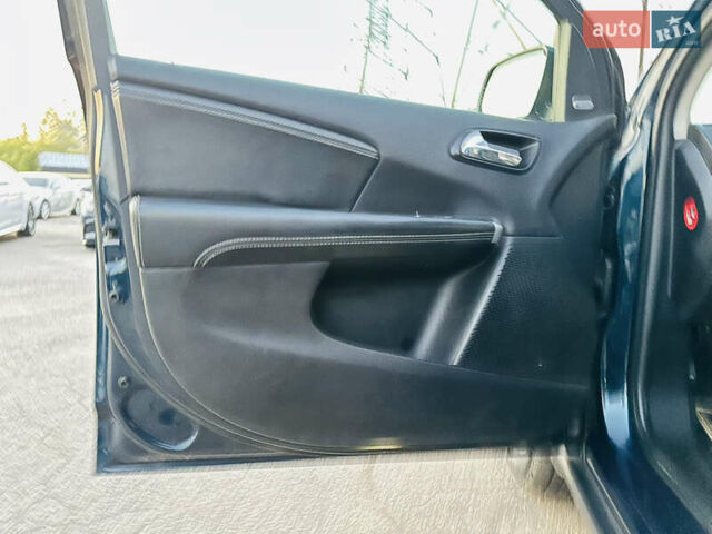 Синій Фіат Фрімонт, об'ємом двигуна 1.96 л та пробігом 142 тис. км за 11500 $, фото 16 на Automoto.ua