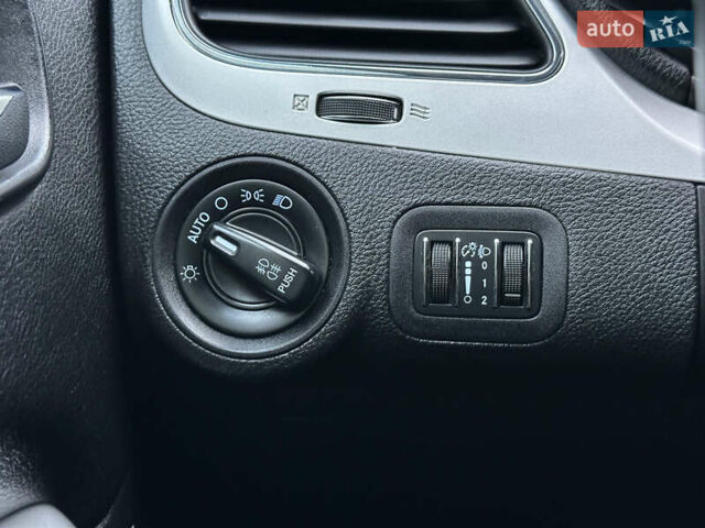 Синий Фиат Фримонт, объемом двигателя 2 л и пробегом 238 тыс. км за 12699 $, фото 20 на Automoto.ua