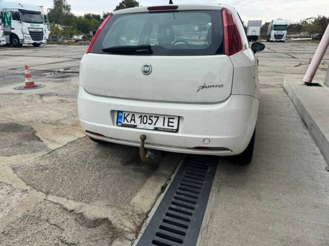 Белый Фиат Гранде Пунто, объемом двигателя 1.2 л и пробегом 293 тыс. км за 3500 $, фото 10 на Automoto.ua