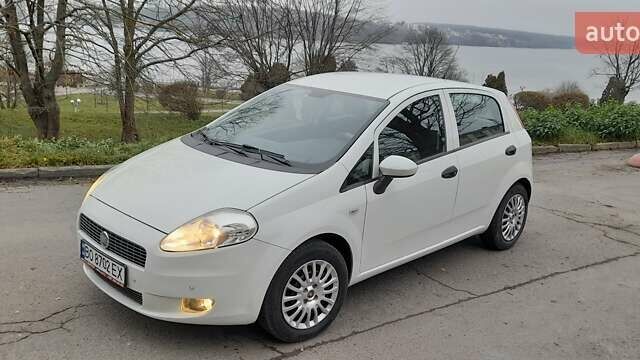Белый Фиат Гранде Пунто, объемом двигателя 1.4 л и пробегом 117 тыс. км за 5899 $, фото 10 на Automoto.ua