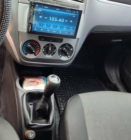 Белый Фиат Гранде Пунто, объемом двигателя 1.4 л и пробегом 107 тыс. км за 6000 $, фото 15 на Automoto.ua