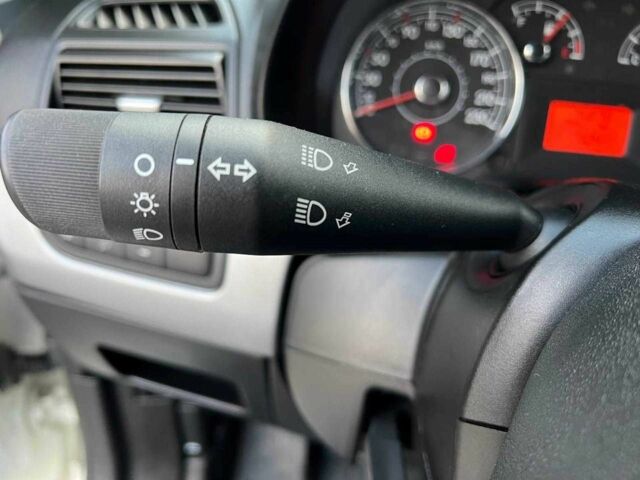 Білий Фіат Гранде Пунто, об'ємом двигуна 1.4 л та пробігом 76 тис. км за 6890 $, фото 20 на Automoto.ua