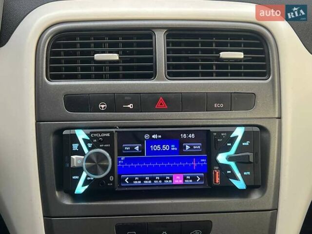 Фіат Гранде Пунто 2012 у Києві на Automoto.ua Білий Фіат Гранде Пунто, об'ємом двигуна 1.37 л та пробігом 194 тис. км за 5990 $, фото 17 на Automoto.ua