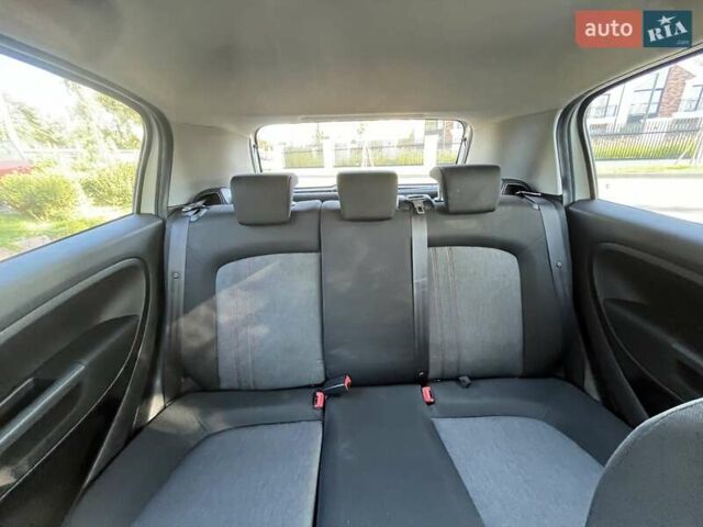 Белый Фиат Гранде Пунто, объемом двигателя 1.25 л и пробегом 145 тыс. км за 7000 $, фото 9 на Automoto.ua