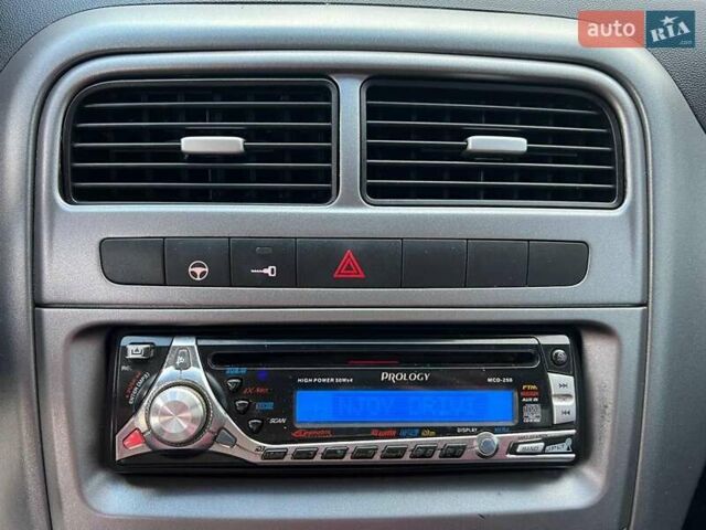 Білий Фіат Гранде Пунто, об'ємом двигуна 1.4 л та пробігом 76 тис. км за 6890 $, фото 26 на Automoto.ua