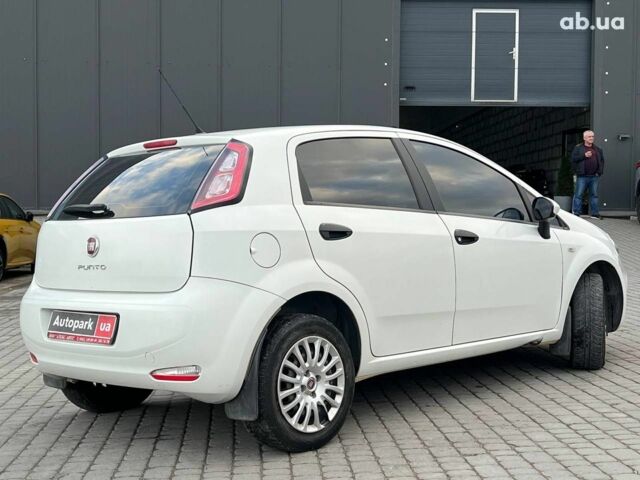 Білий Фіат Гранде Пунто, об'ємом двигуна 1.4 л та пробігом 76 тис. км за 6890 $, фото 6 на Automoto.ua