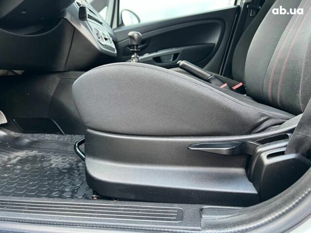 Білий Фіат Гранде Пунто, об'ємом двигуна 1.4 л та пробігом 76 тис. км за 6890 $, фото 20 на Automoto.ua