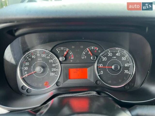 Білий Фіат Гранде Пунто, об'ємом двигуна 1.4 л та пробігом 76 тис. км за 6890 $, фото 21 на Automoto.ua