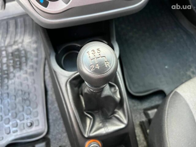 Білий Фіат Гранде Пунто, об'ємом двигуна 1.4 л та пробігом 76 тис. км за 6890 $, фото 28 на Automoto.ua