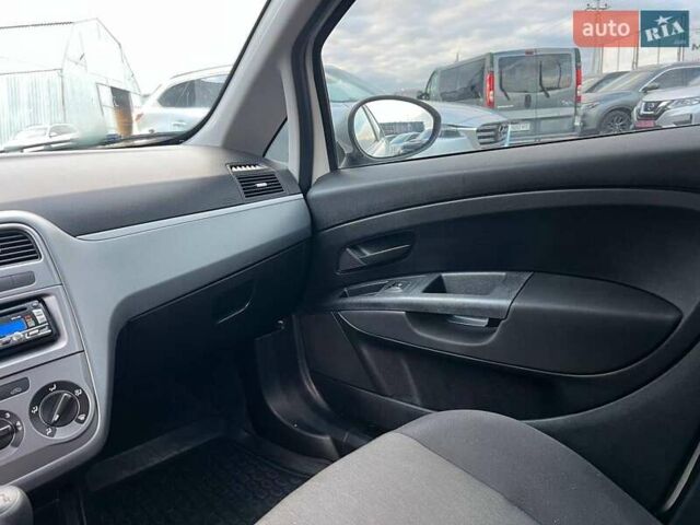 Білий Фіат Гранде Пунто, об'ємом двигуна 1.4 л та пробігом 76 тис. км за 6890 $, фото 29 на Automoto.ua