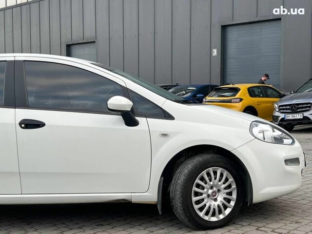 Білий Фіат Гранде Пунто, об'ємом двигуна 1.4 л та пробігом 76 тис. км за 6890 $, фото 9 на Automoto.ua